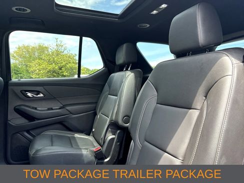 Used 2023 Chevrolet Traverse LT w/ LT Premium Package FWD image 17