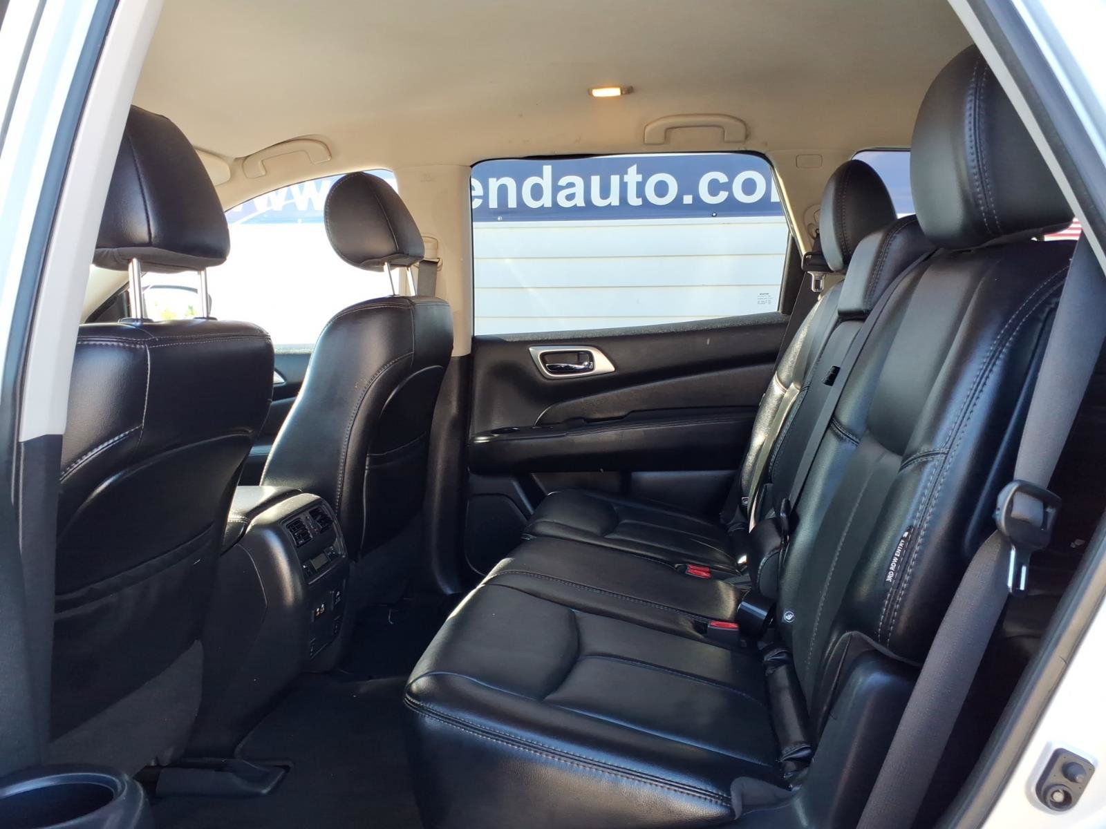 Used 2020 Nissan Pathfinder SL AWD/4WD image 13