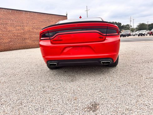 Used 2018 Dodge Charger R/T image 4