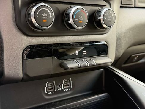 Used 2022 RAM 1500 Big Horn AWD/4WD image 31