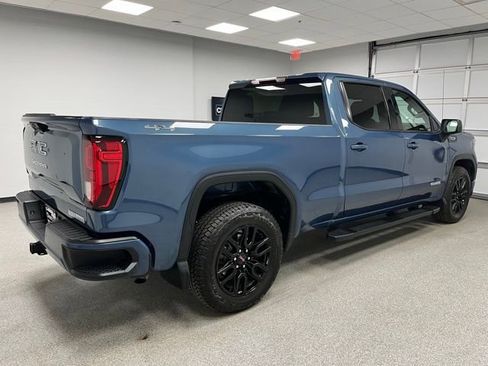 Used 2024 GMC Sierra 1500 Elevation w/ LPO, Elevation Black Package AWD/4WD image 11