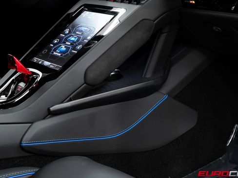 Used 2023 Lamborghini Huracan EVO image 29