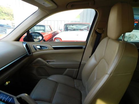 Used 2014 Porsche Cayenne image 37