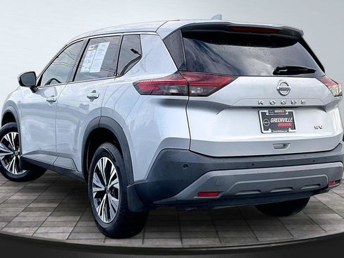 Certified 2021 Nissan Rogue SV FWD image 3