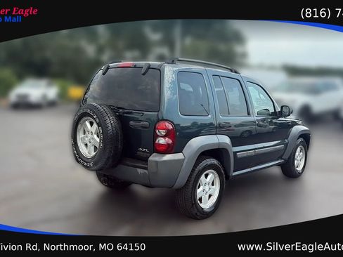 Used 2005 Jeep Liberty Sport AWD/4WD image 5