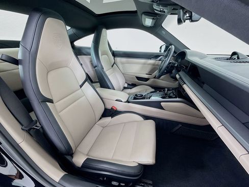 Certified 2025 Porsche 911 Carrera image 31