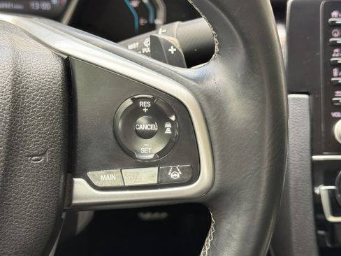 Used 2019 Honda Civic Touring image 13