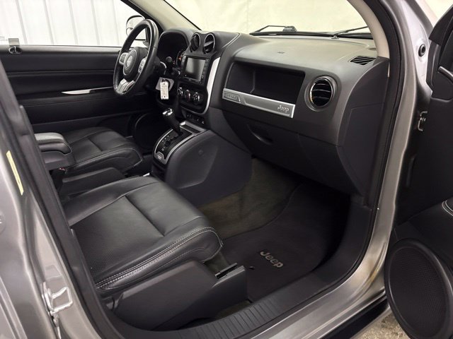 Used 2016 Jeep Compass High Altitude FWD image 25