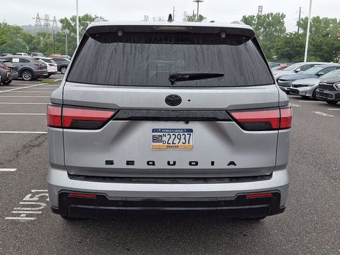 Used 2024 Toyota Sequoia Platinum AWD/4WD image 5
