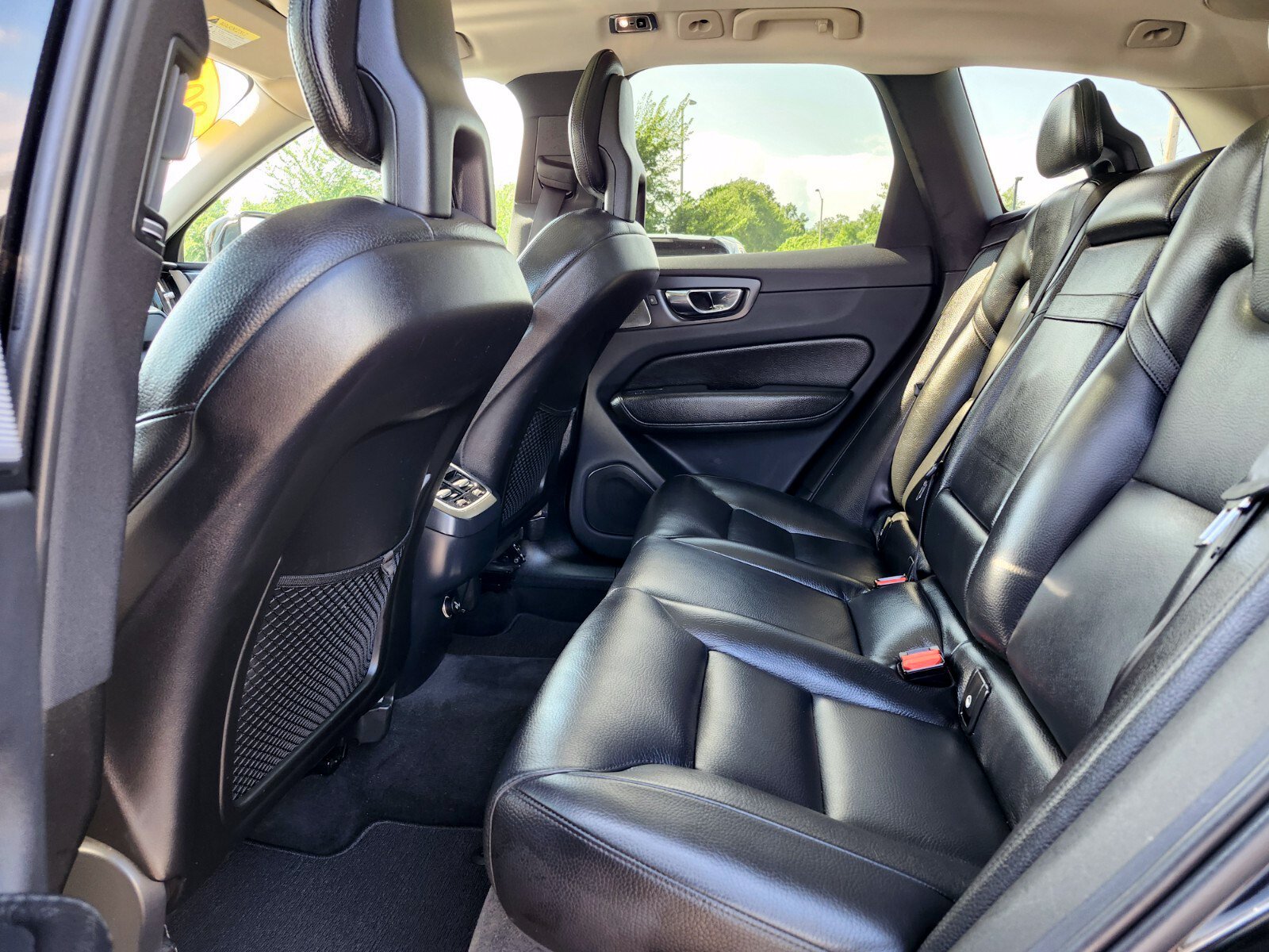 Used 2018 Volvo XC60 T6 Inscription w/ Convenience Package AWD/4WD image 15