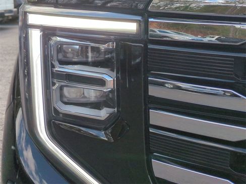 Used 2025 GMC Sierra 1500 SLT image 10
