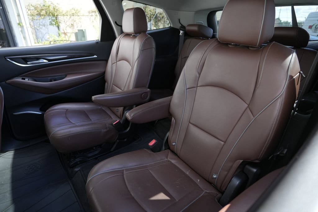 Used 2020 Buick Enclave Avenir w/ Avenir Technology Package AWD/4WD image 26