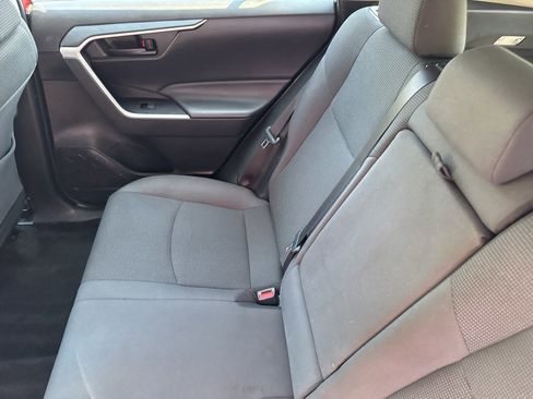 Used 2020 Toyota RAV4 LE w/ All Weather Liner Package AWD/4WD image 20