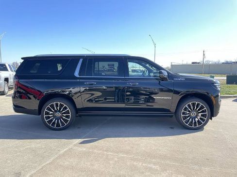 New 2025 Chevrolet Suburban High Country image 95