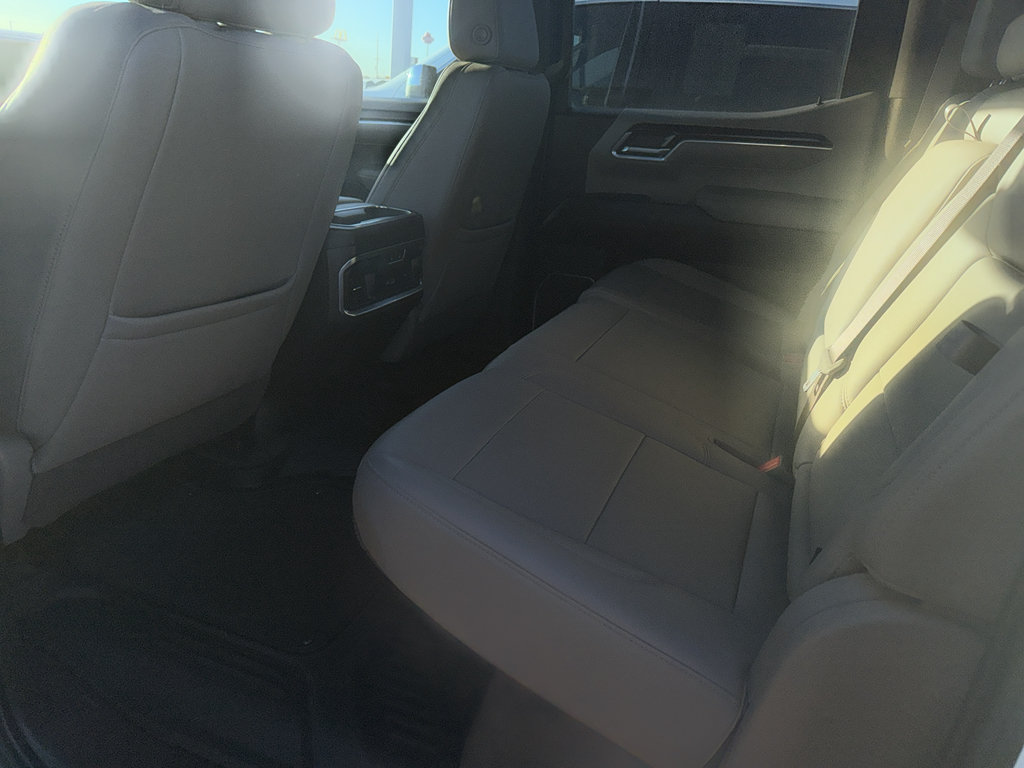 Used 2023 GMC Sierra 1500 SLT w/ SLT Premium Plus Package AWD/4WD image 8
