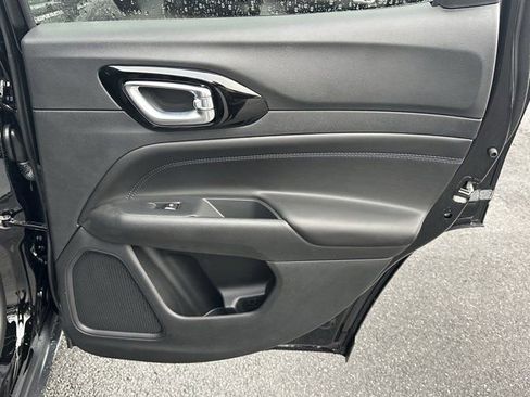 New 2026 Jeep Compass Latitude image 17