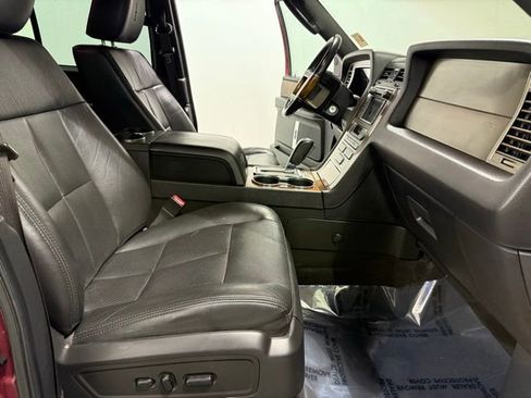 Used 2014 Lincoln Navigator 4WD image 30