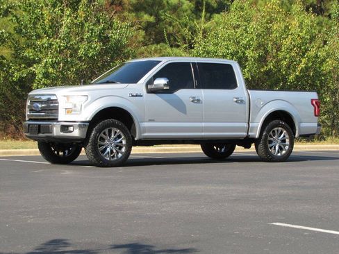 Used 2017 Ford F150 Lariat RWD image 3