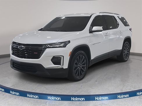 Used 2023 Chevrolet Traverse RS image 1