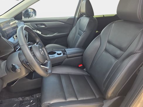 Used 2024 Nissan Rogue SL w/ SL Premium Package AWD/4WD image 15