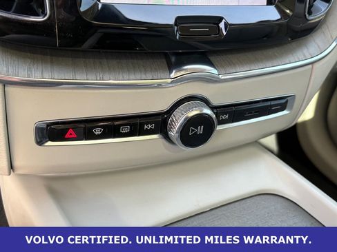 Certified 2023 Volvo XC60 B5 Plus w/ Protection Package Premier image 23