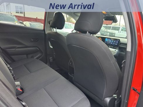 Used 2025 Hyundai Kona SEL image 8