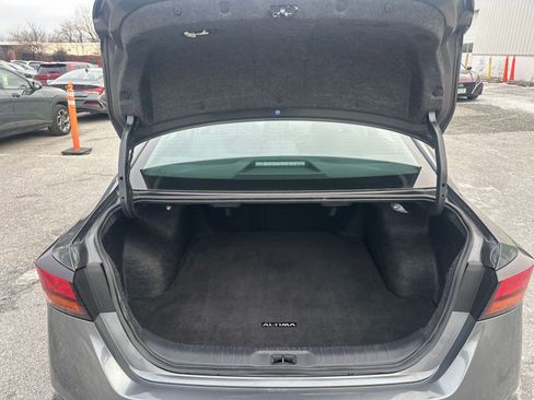 Used 2025 Nissan Altima 2.5 SV image 31