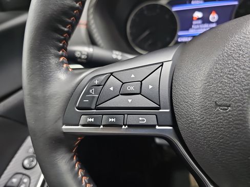Used 2024 Nissan Sentra SR w/ SR Premium Package FWD image 17
