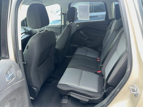 Used 2017 Ford Escape SE w/ Equipment Group 201A AWD/4WD image 6