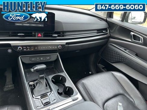 Used 2025 Kia Carnival SX w/ SX Dark Edition Package FWD image 19