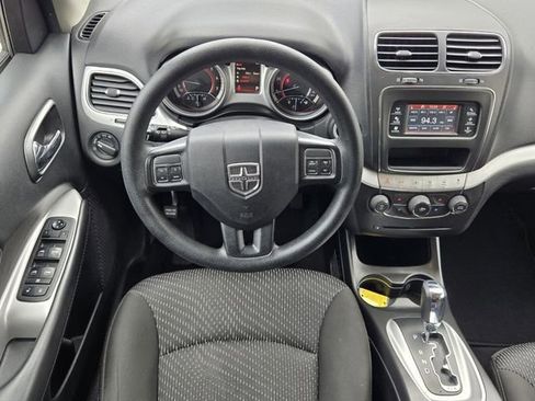 Used 2020 Dodge Journey SE image 16