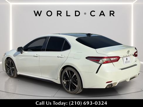 Used 2019 Toyota Camry XSE FWD image 5