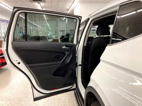 Used 2019 Volkswagen Tiguan SEL image 36
