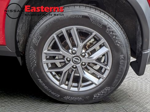 Used 2023 Nissan Rogue S image 63