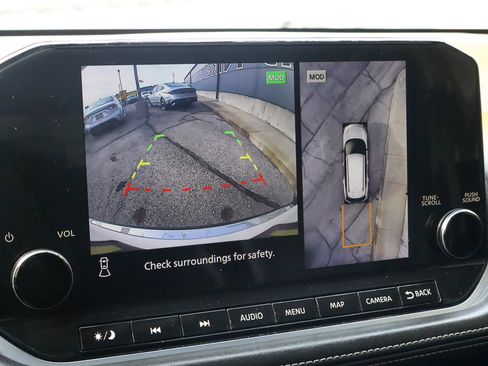 Used 2023 Nissan Rogue SL w/ SL Premium Package image 12