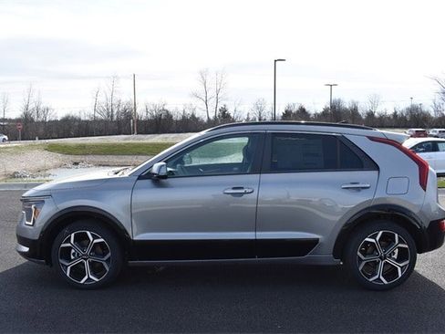 New 2025 Kia Niro EX Touring image 6
