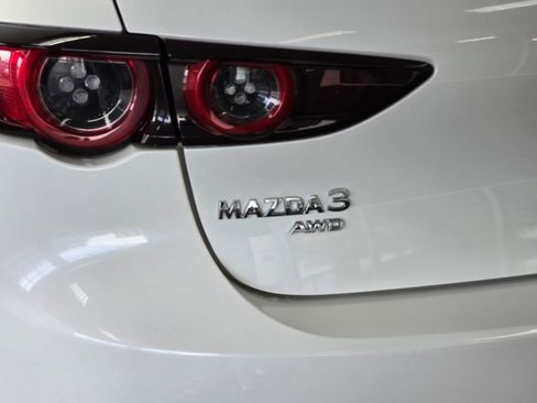 Used 2021 MAZDA MAZDA3 s image 14