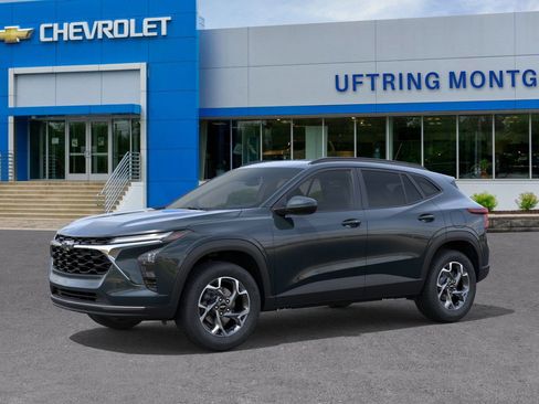 New 2025 Chevrolet Trax LT w/ Sunroof Package image 2