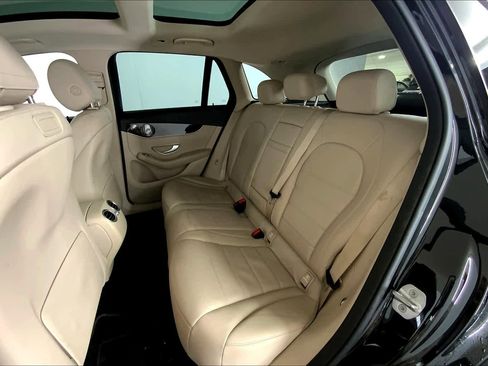 Used 2018 Mercedes-Benz GLC 300 4MATIC image 21