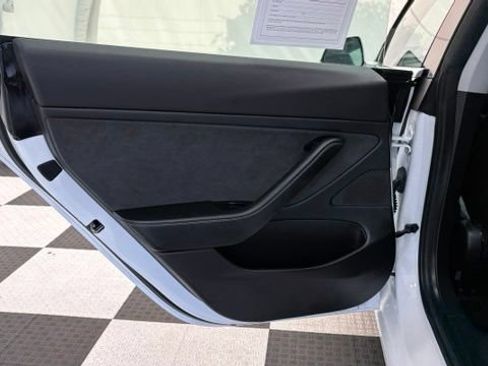 Used 2019 Tesla Model 3 Standard Range Plus RWD image 19