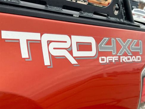 Used 2017 Toyota Tacoma TRD Off-Road image 13