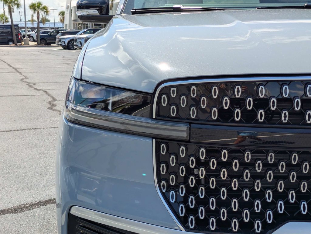 New 2027 Lincoln Navigator Premiere RWD image 10