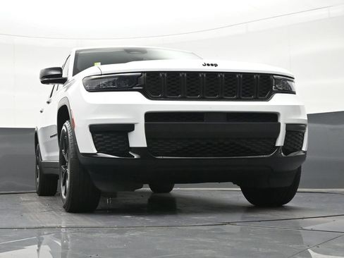 Used 2024 Jeep Grand Cherokee L Altitude AWD/4WD image 34