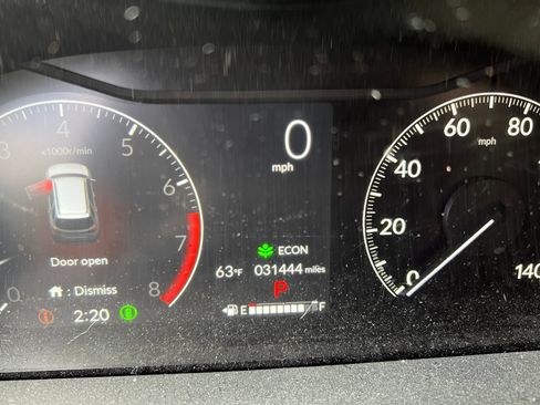 Used 2023 Honda Pilot Touring image 8