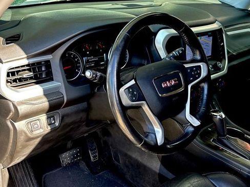 Used 2019 GMC Acadia SLT image 11