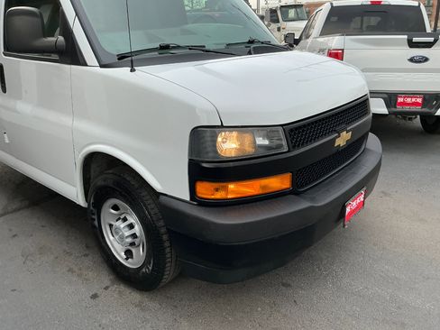 Used 2019 Chevrolet Express 3500 w/ Driver Convenience Package image 24