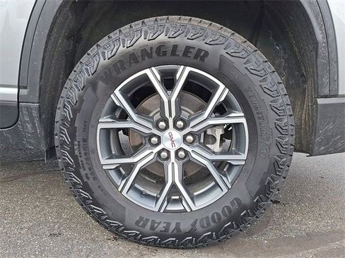 Used 2024 GMC Acadia AT4 w/ Luxury Package image 33