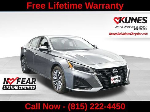 Used 2025 Nissan Altima 2.5 SV FWD image 1