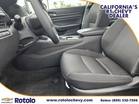 Used 2025 Nissan Altima 2.5 SV image 19