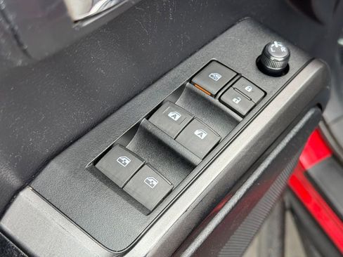 Used 2019 Toyota Tacoma TRD Sport w/ TRD Premium Sport Package image 8